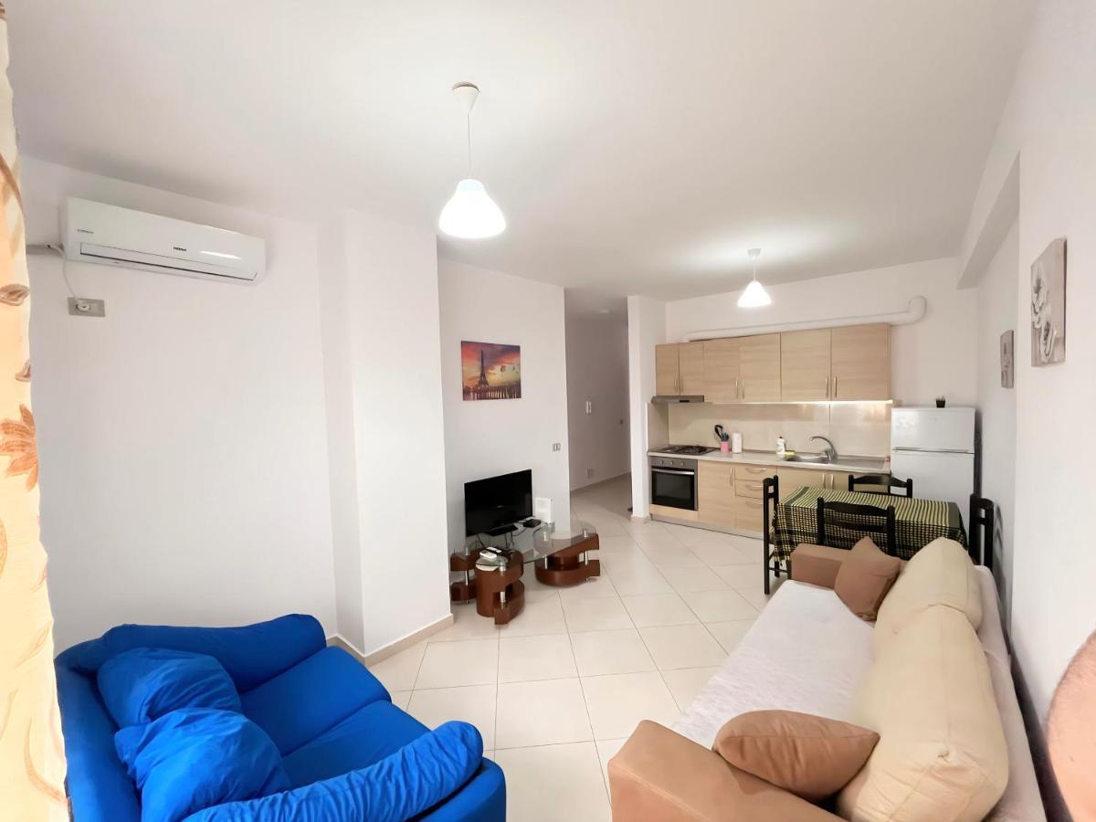 Gerald'S Central Apartments Вльора Екстер'єр фото