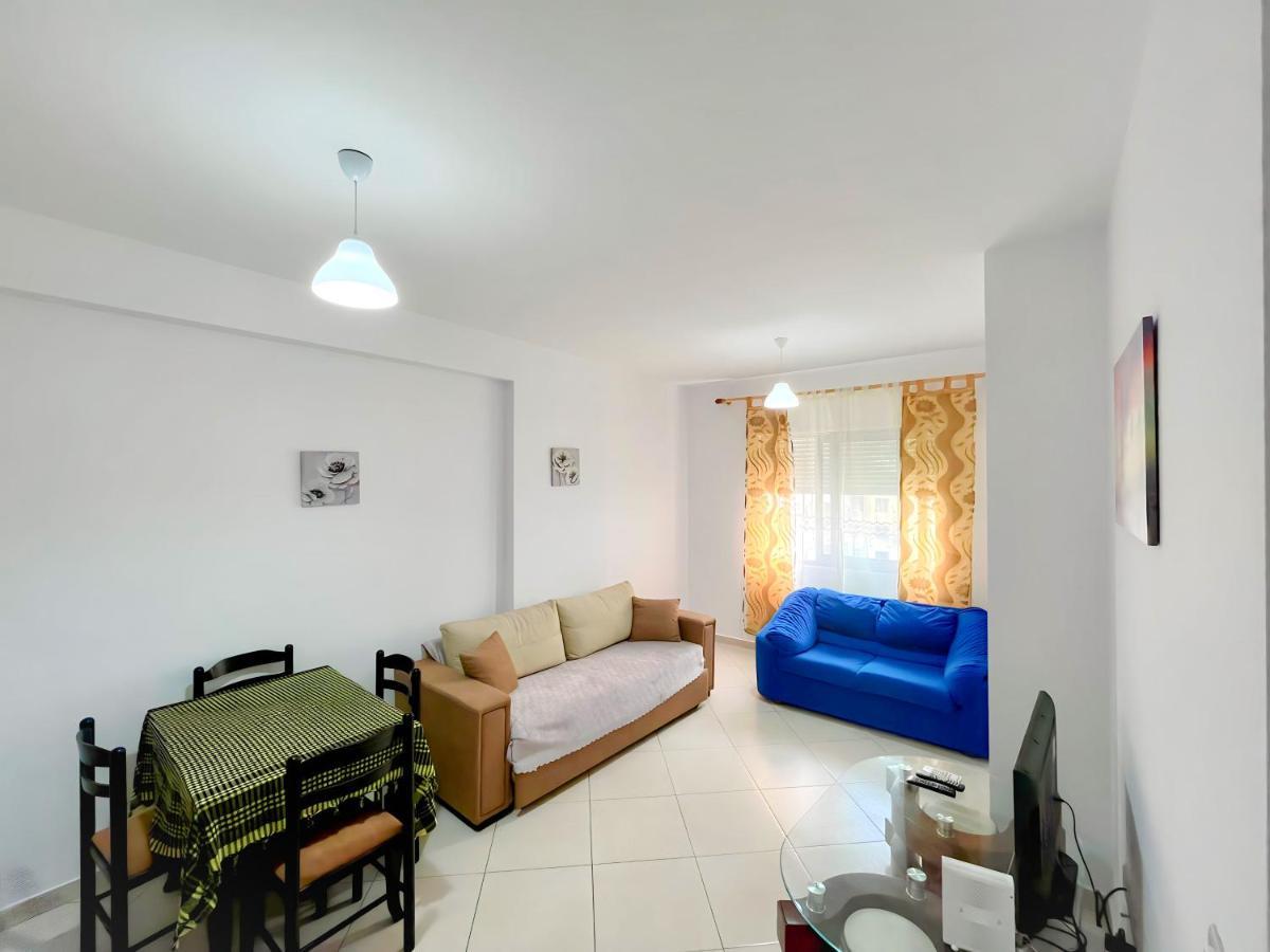Gerald'S Central Apartments Вльора Екстер'єр фото