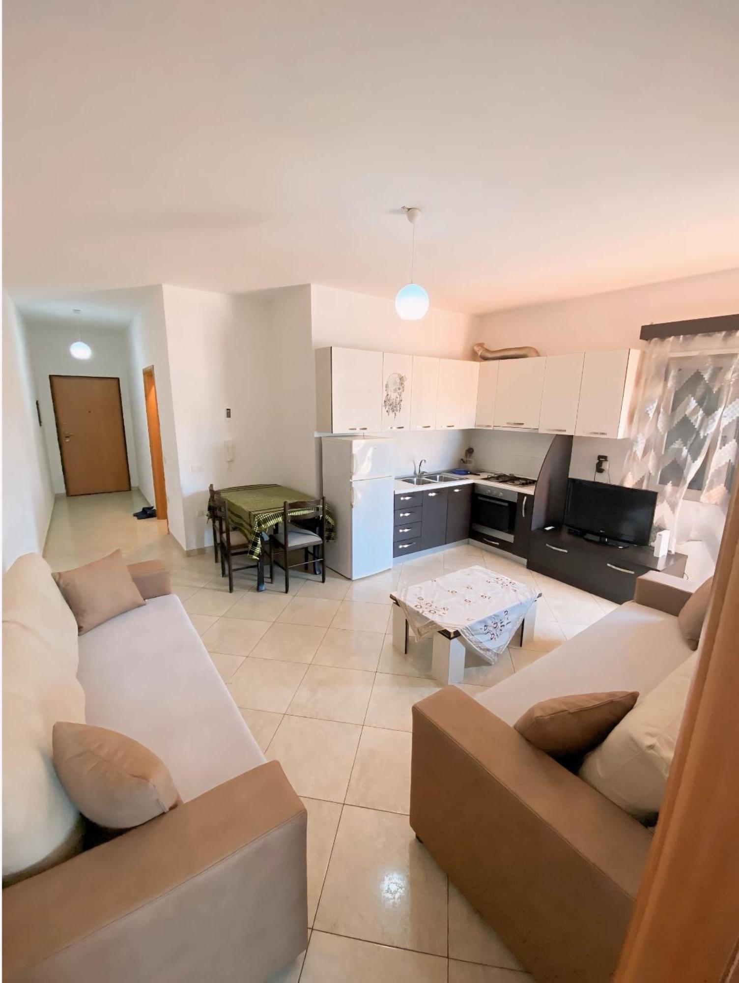 Gerald'S Central Apartments Вльора Екстер'єр фото