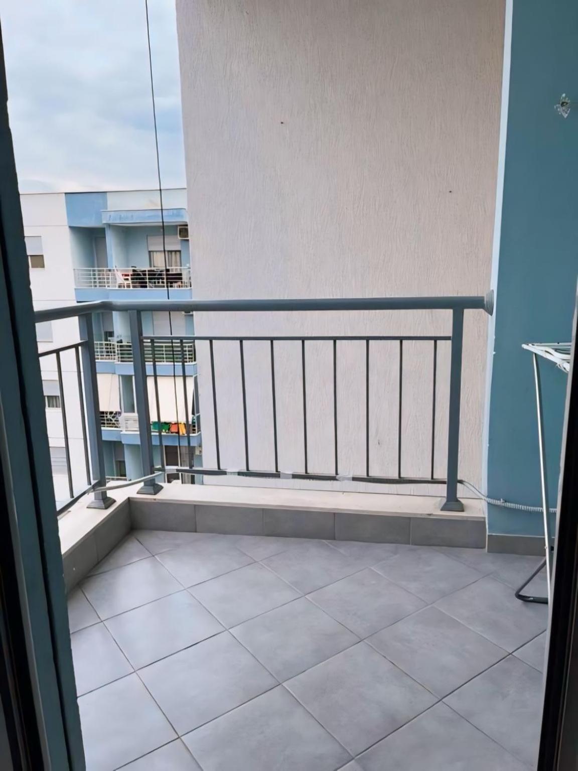 Gerald'S Central Apartments Вльора Номер фото