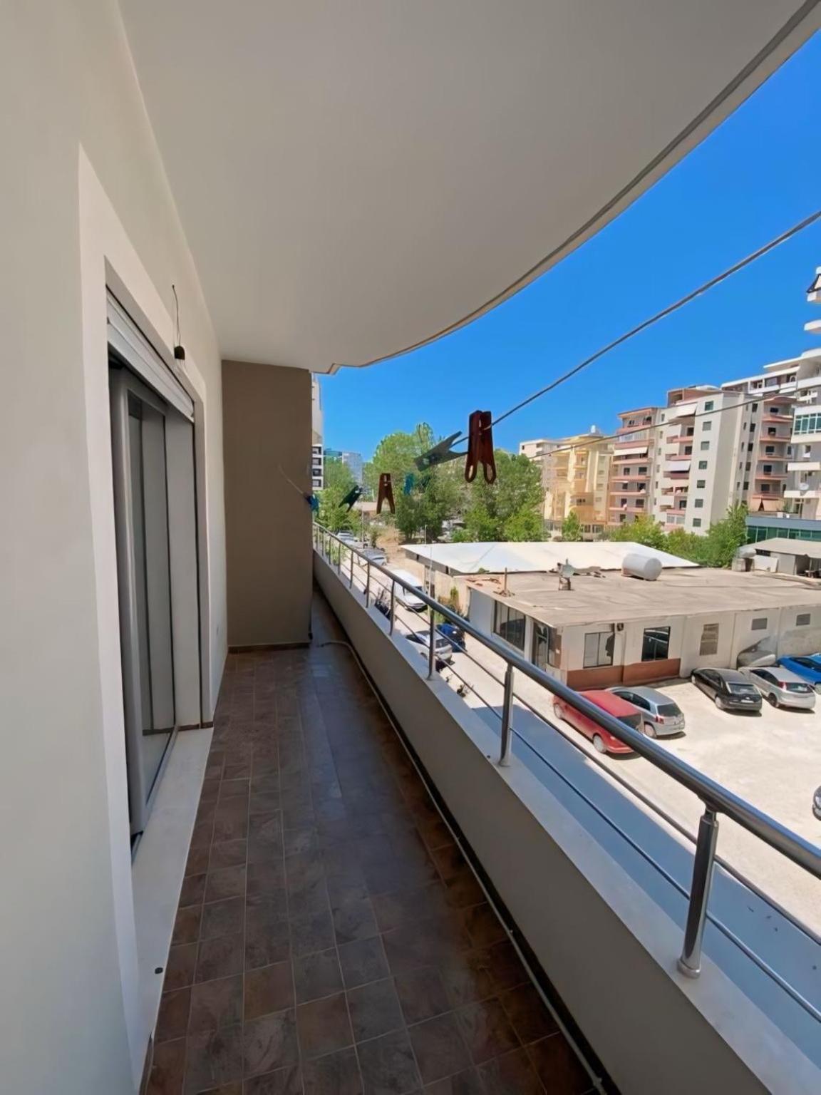 Gerald'S Central Apartments Вльора Номер фото
