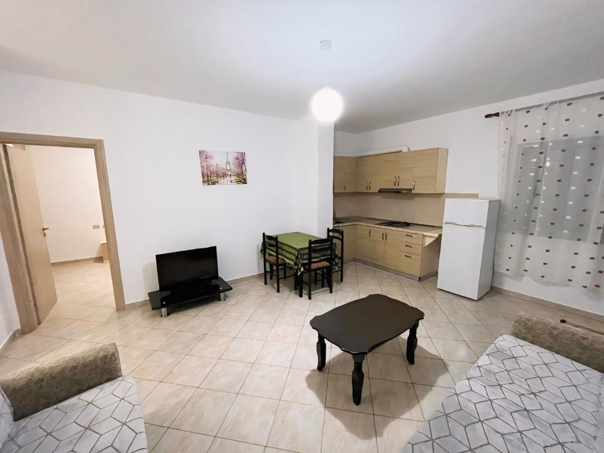 Gerald'S Central Apartments Вльора Екстер'єр фото