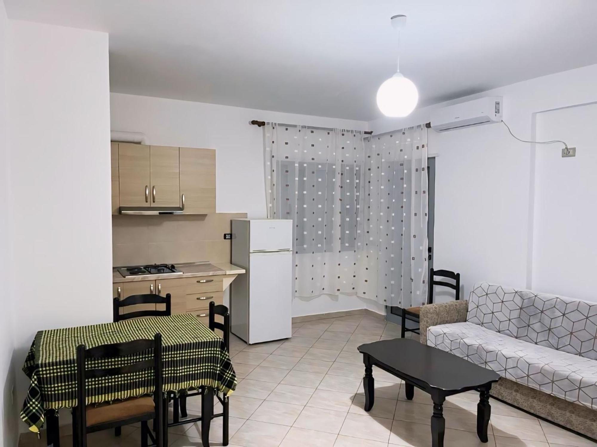 Gerald'S Central Apartments Вльора Екстер'єр фото