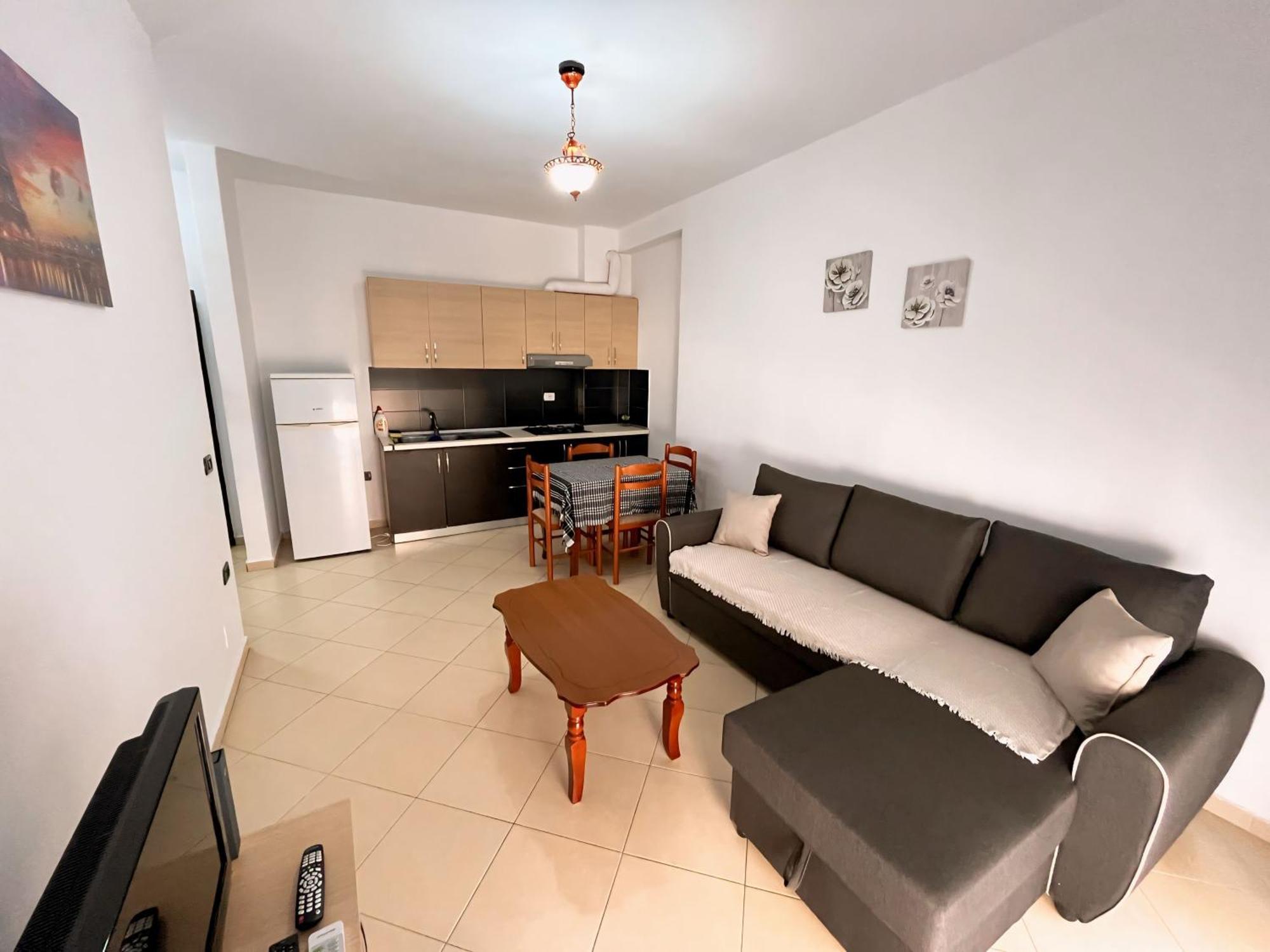 Gerald'S Central Apartments Вльора Екстер'єр фото