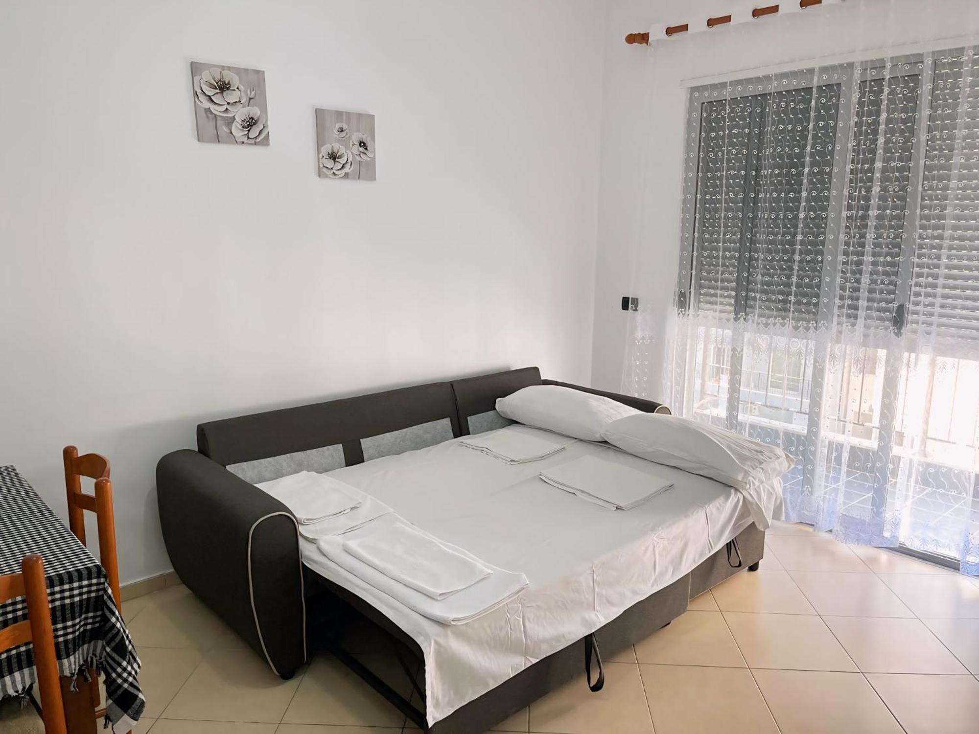 Gerald'S Central Apartments Вльора Екстер'єр фото