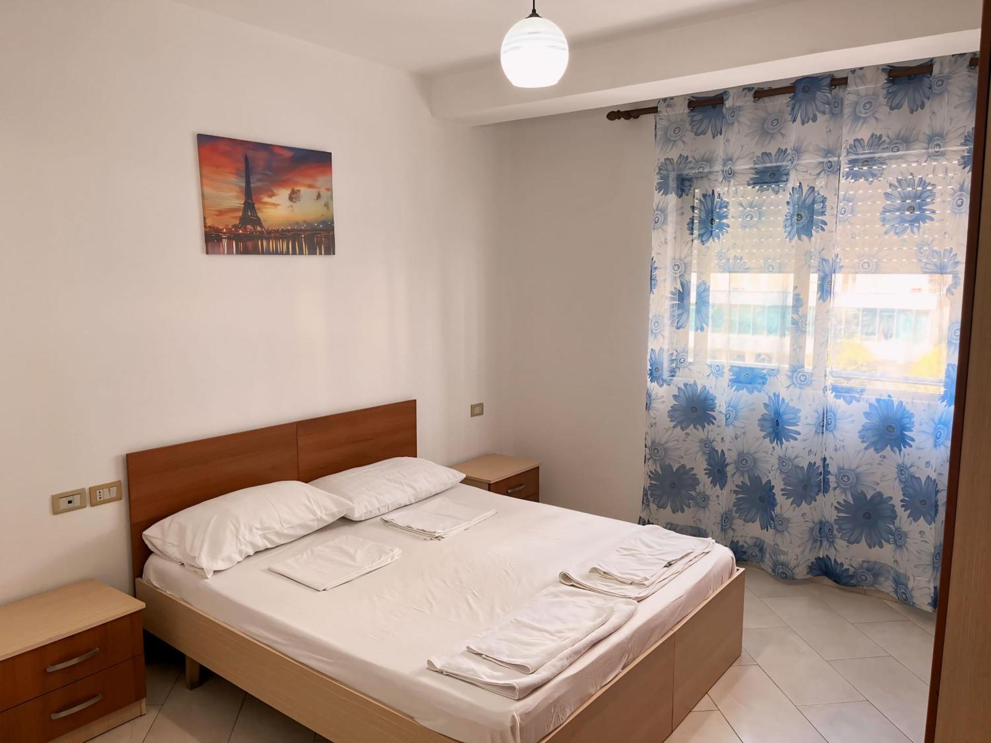 Gerald'S Central Apartments Вльора Екстер'єр фото