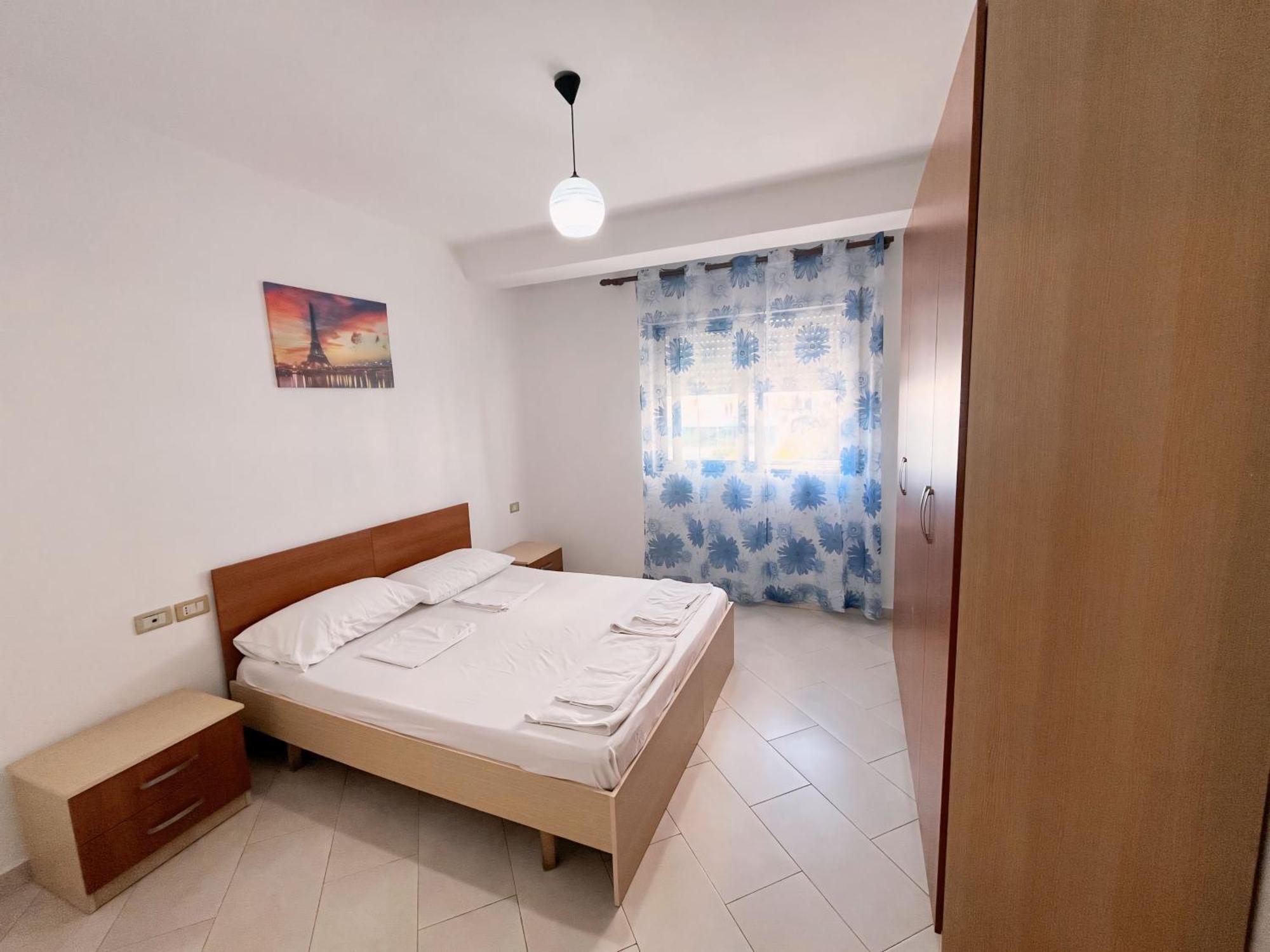 Gerald'S Central Apartments Вльора Екстер'єр фото